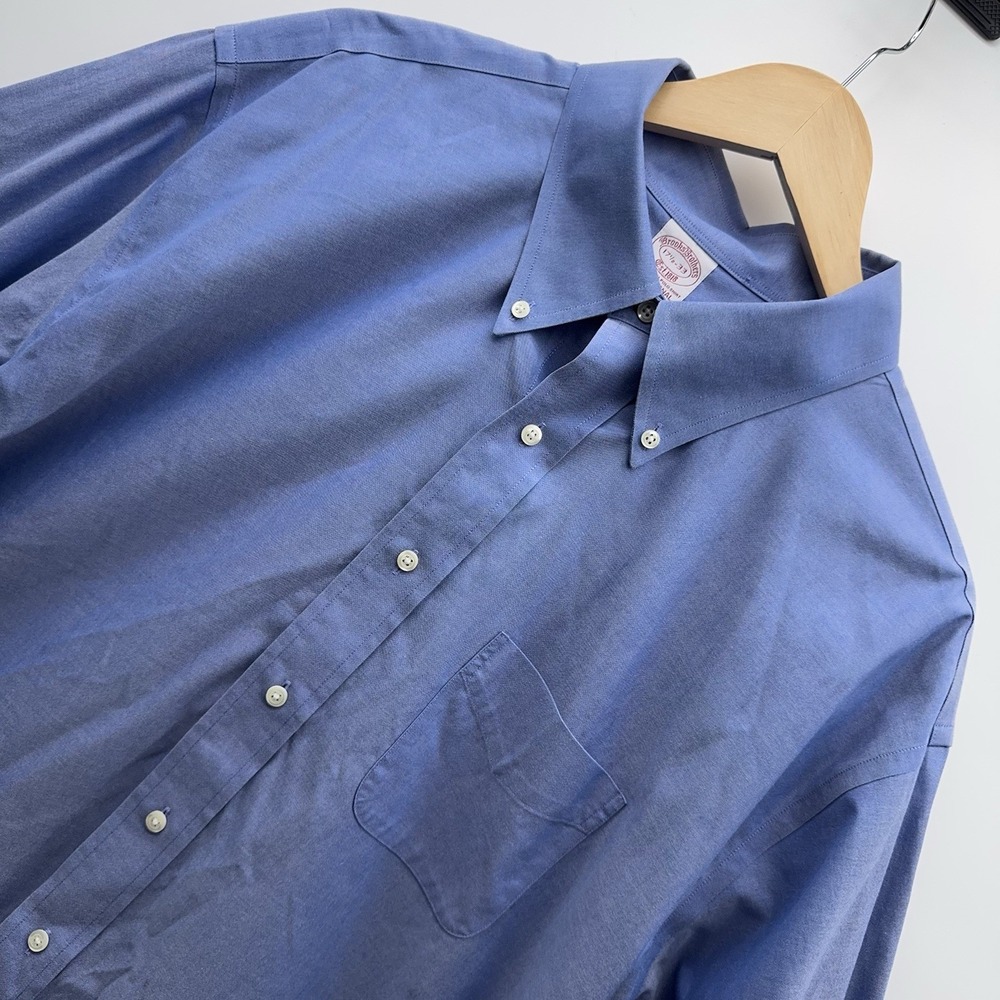 Brooks Brothers Button Down Shirt Mens 17.5-33 Blue Non-Iron Regular-Stain